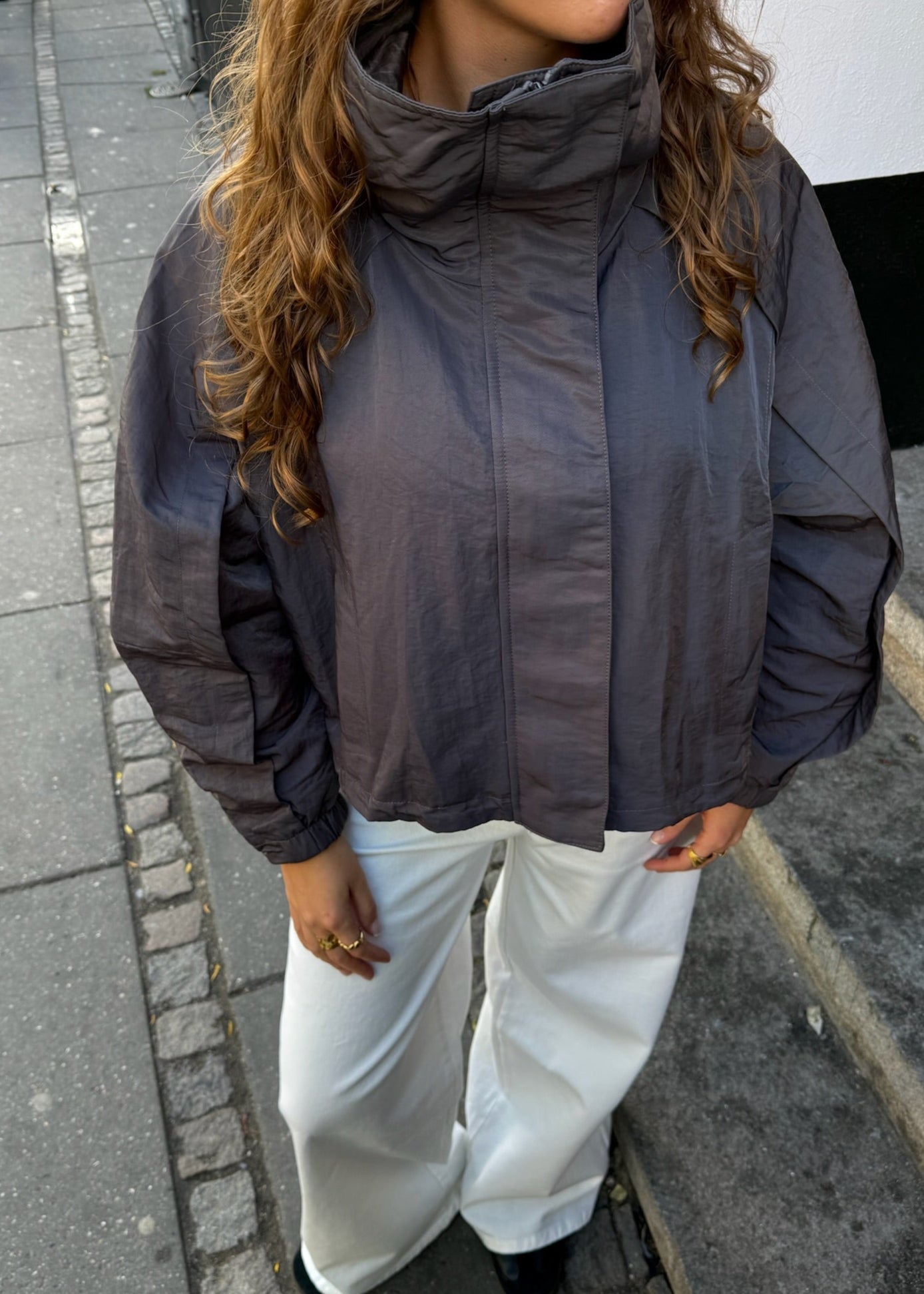 Ava Windbreaker - Grå - ByStenholt.dk