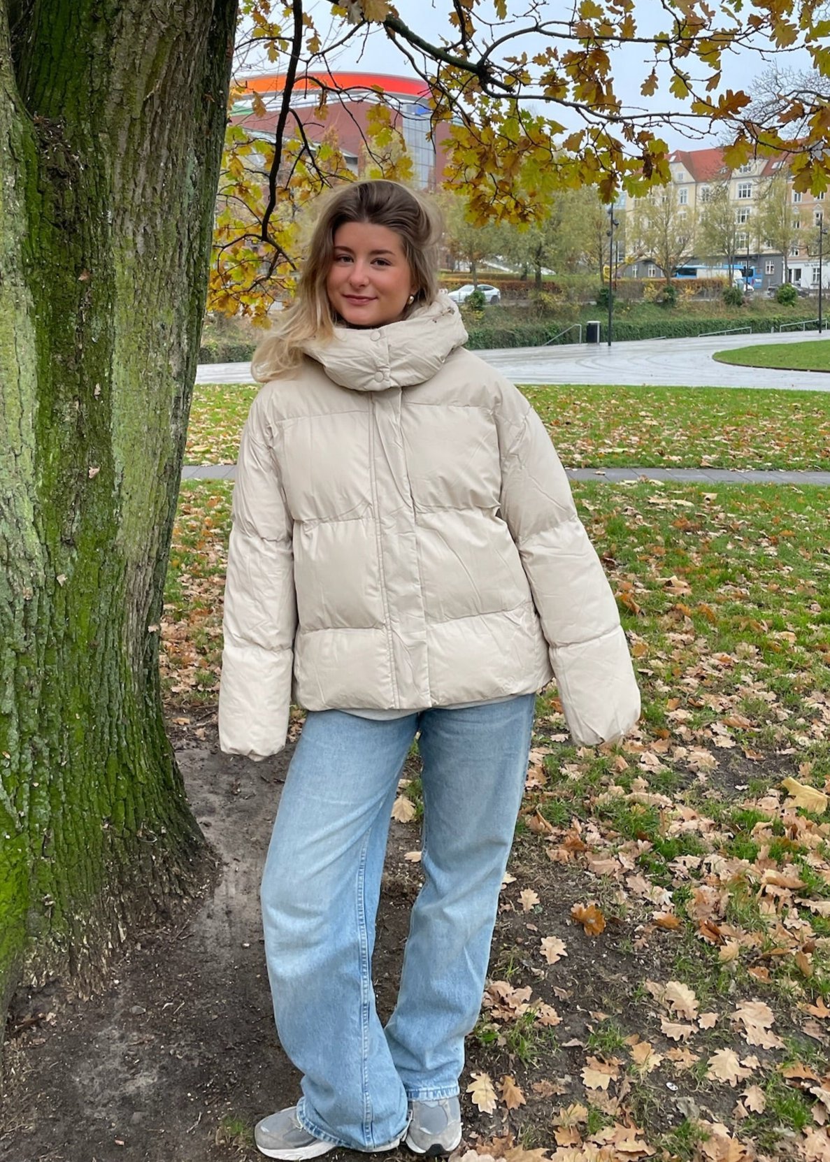 XL - 169cm (Den er lille i størrelsen)