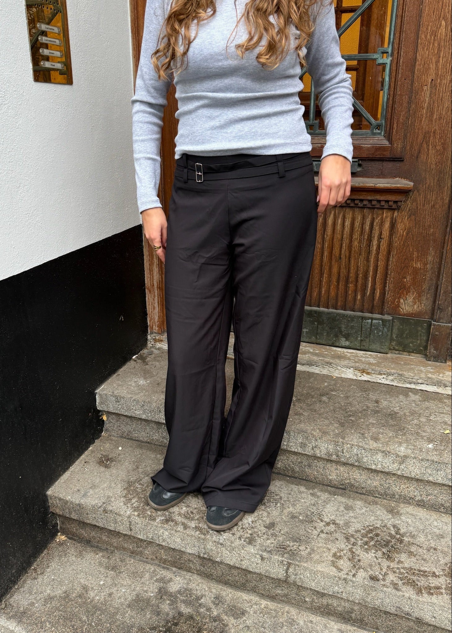 Elira Low Waist Bukser - Sort - ByStenholt.dk