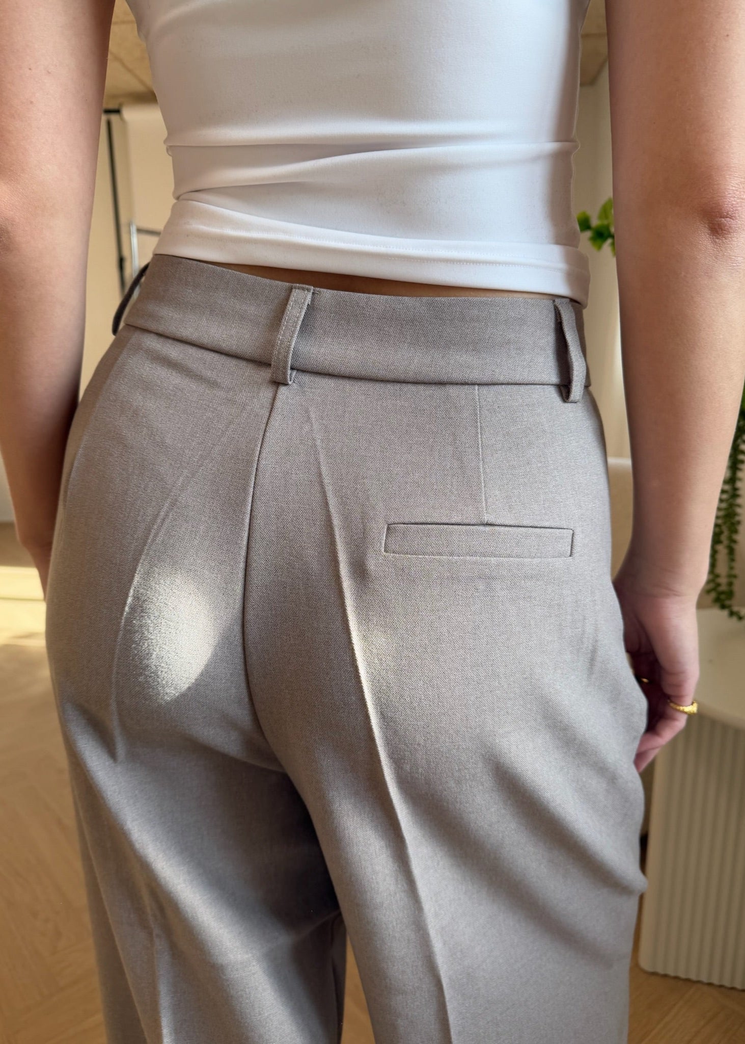 Paula Habitbukser - Taupe - ByStenholt.dk