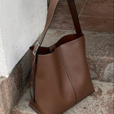 Ava Skuldertaske - Brun - ByStenholt.dk