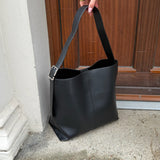 Ava Skuldertaske - Sort - ByStenholt.dk