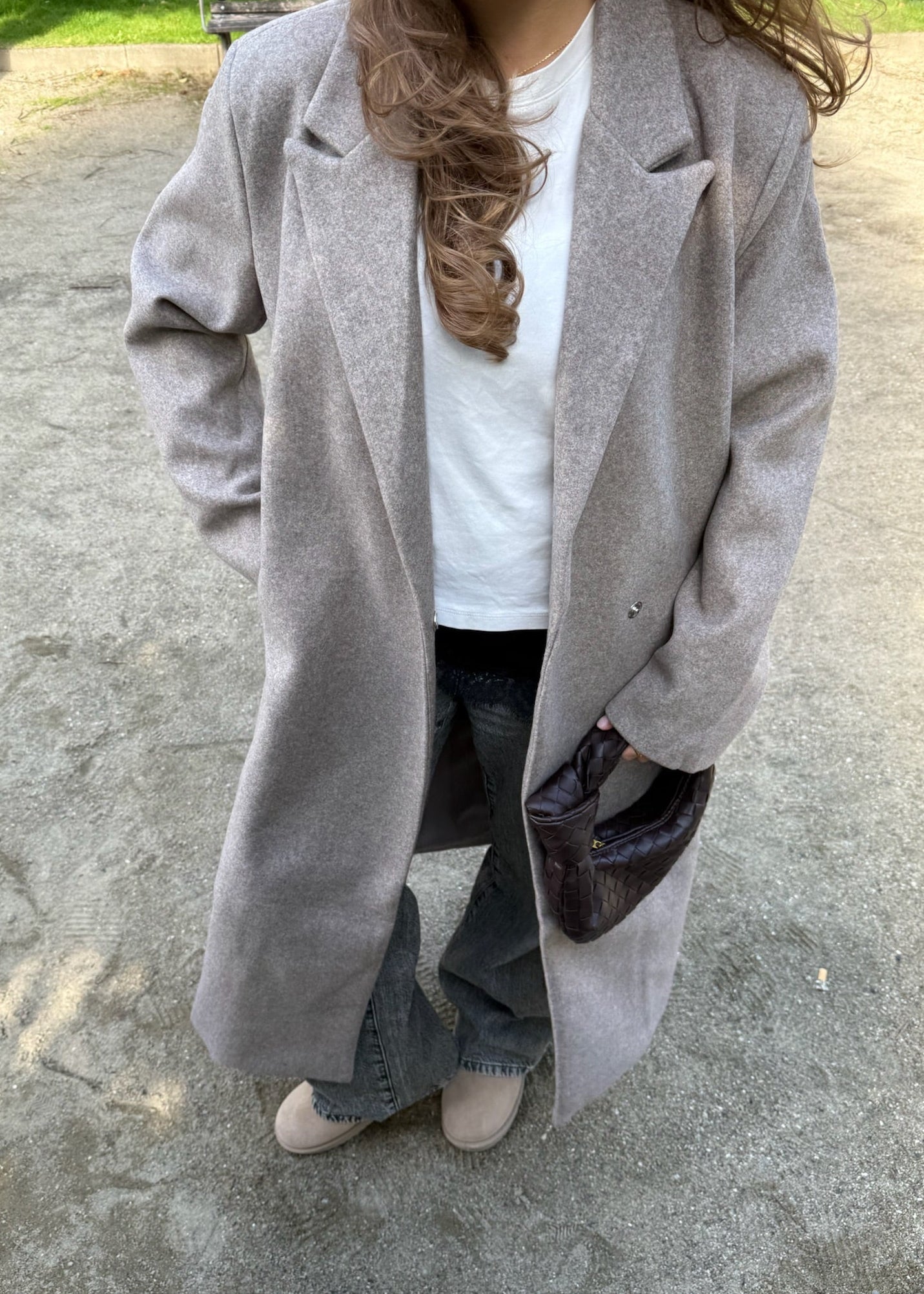 Emma Lang Coat med bælte - Beige - ByStenholt.dk