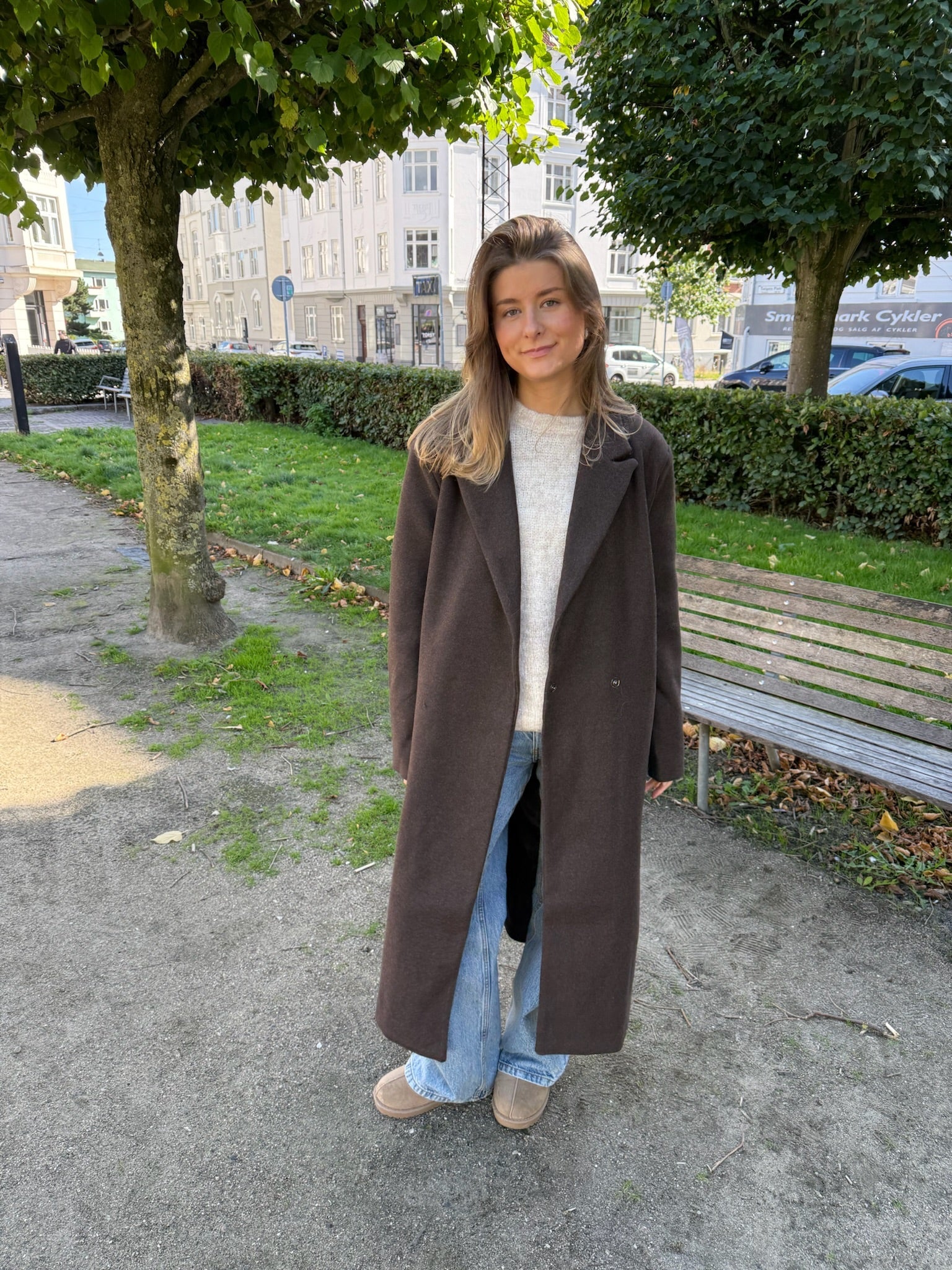 Emma Lang Coat med bælte - Brun - ByStenholt.dk
