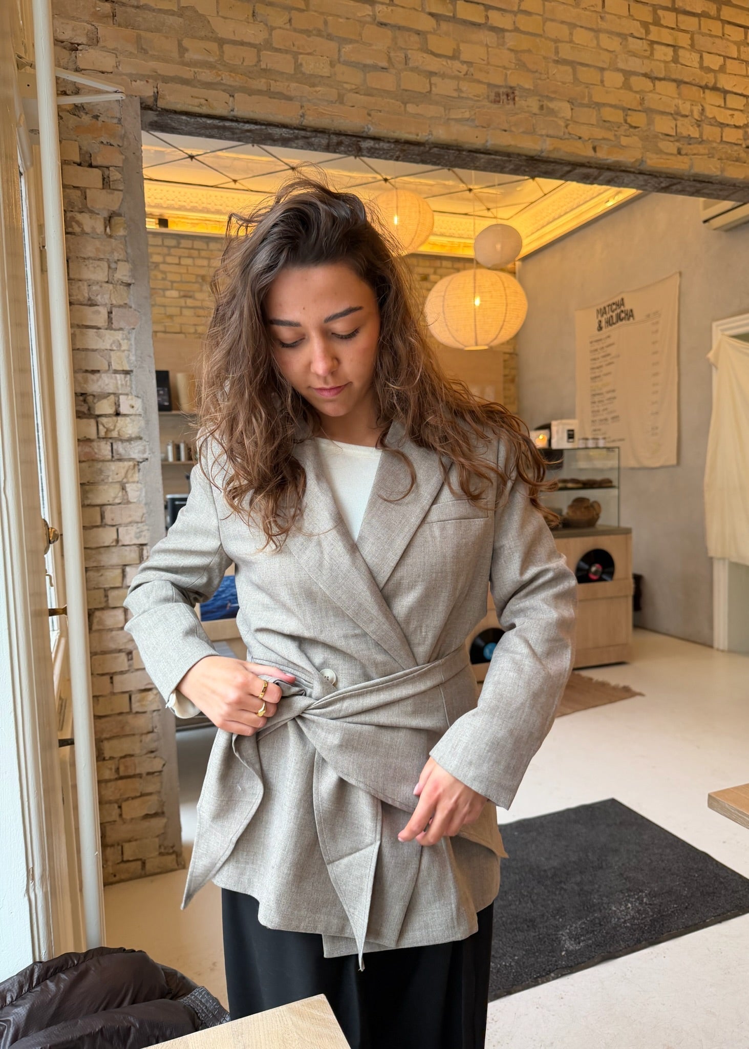 Emma Tie Blazer - Taupe - ByStenholt.dk