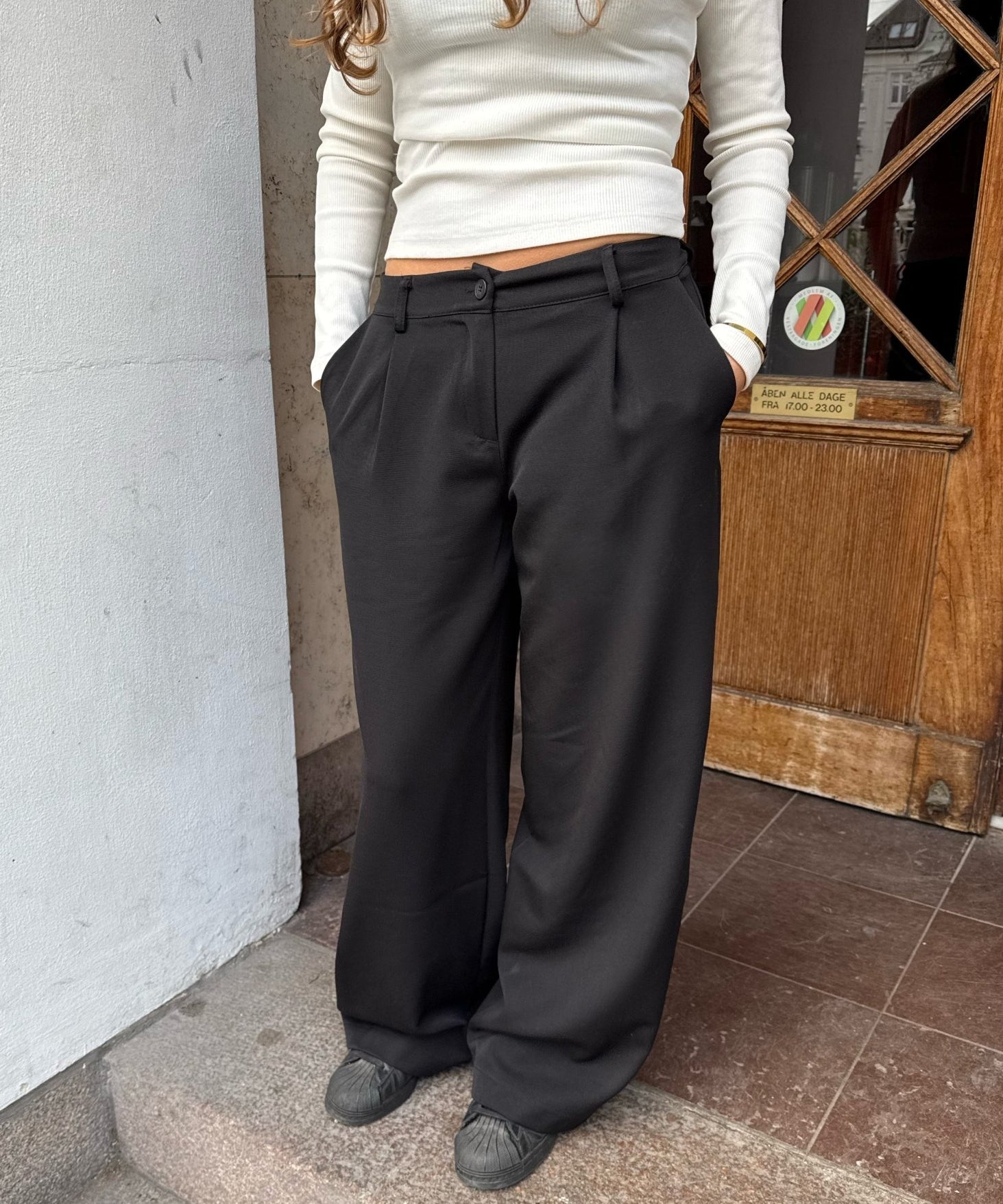 Lara Low Waist Habitbukser - Sort - ByStenholt.dk