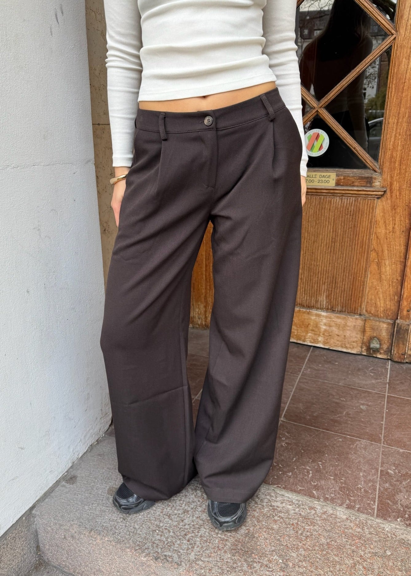 Lara Vide Habitbukser - Mørkebrun - ByStenholt.dk
