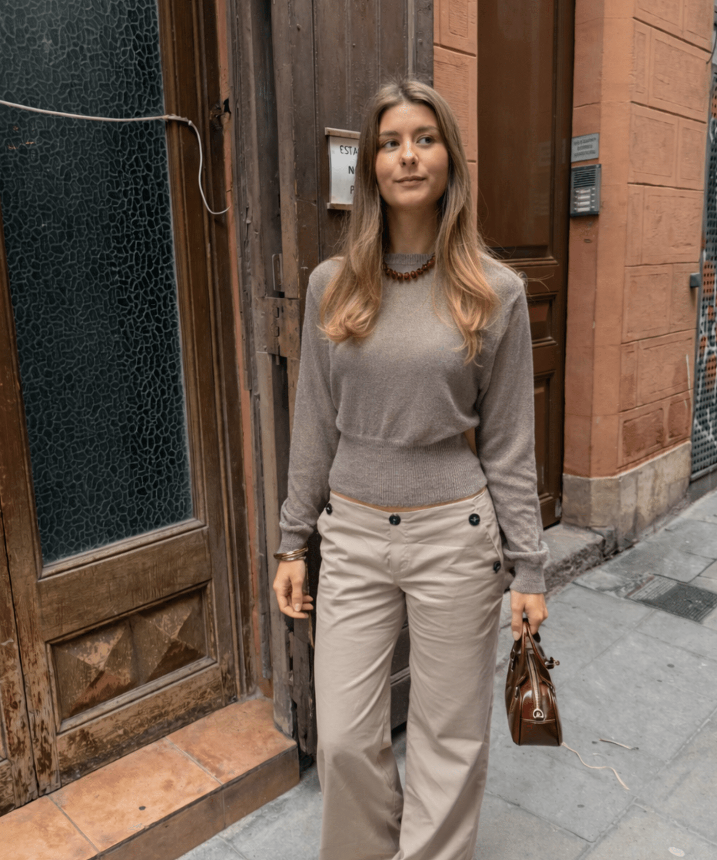 Loui figursyet Strik - Taupe - ByStenholt.dk