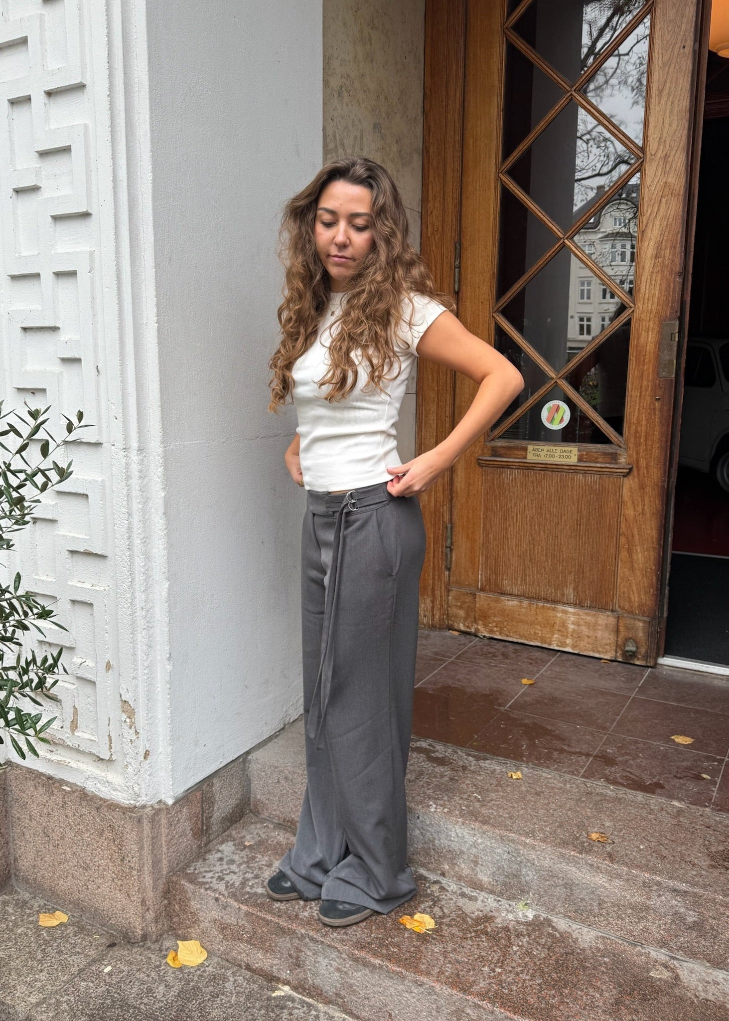 Low Waist Bukser med Spænde - Grå - ByStenholt.dk