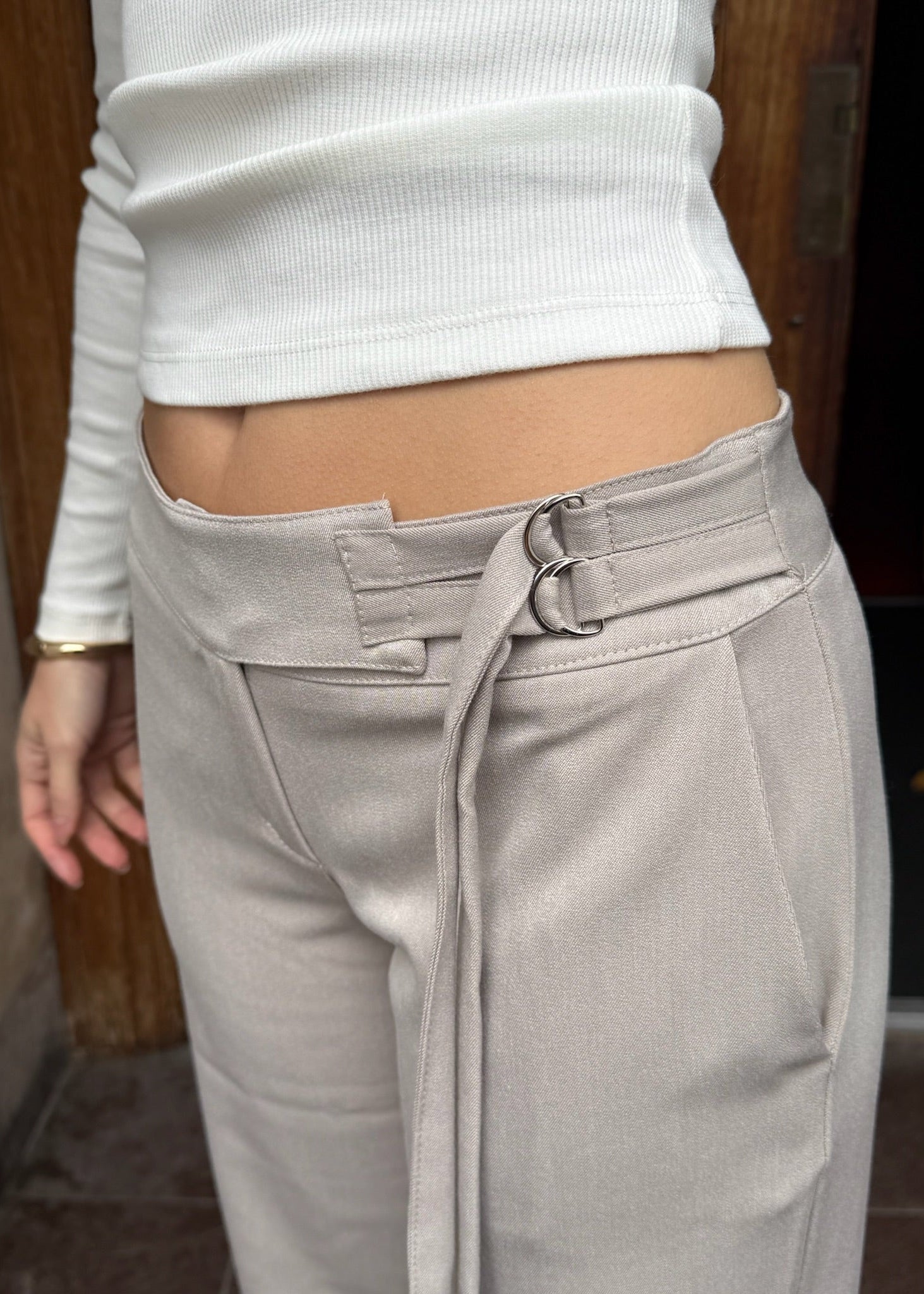 Low Waist Bukser med Spænde - Taupe - ByStenholt.dk