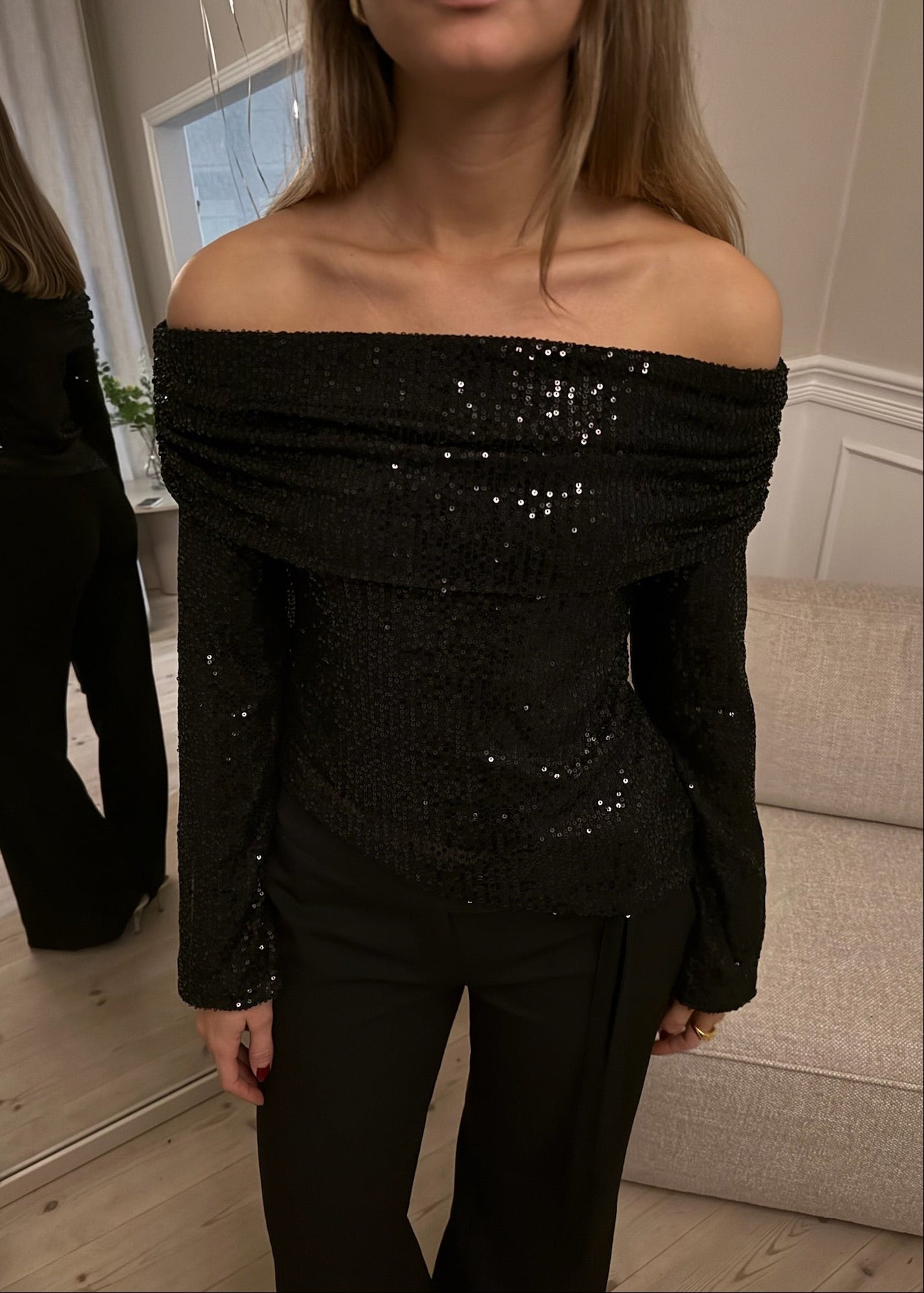 Lumi Paillet Off Shoulder Bluse - Sort - ByStenholt.dk