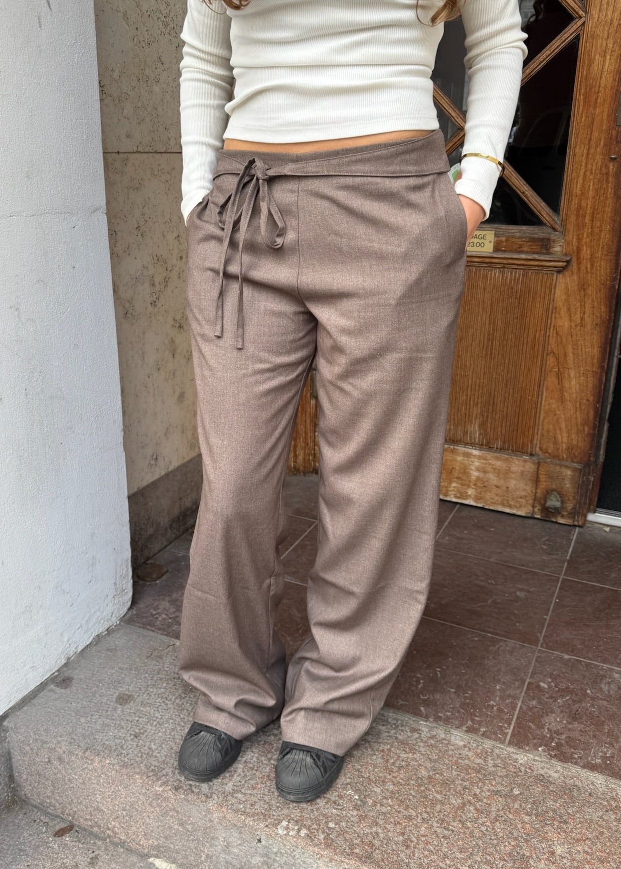 Milu Bukser med Bindebælte - Mørkebrun - ByStenholt.dk