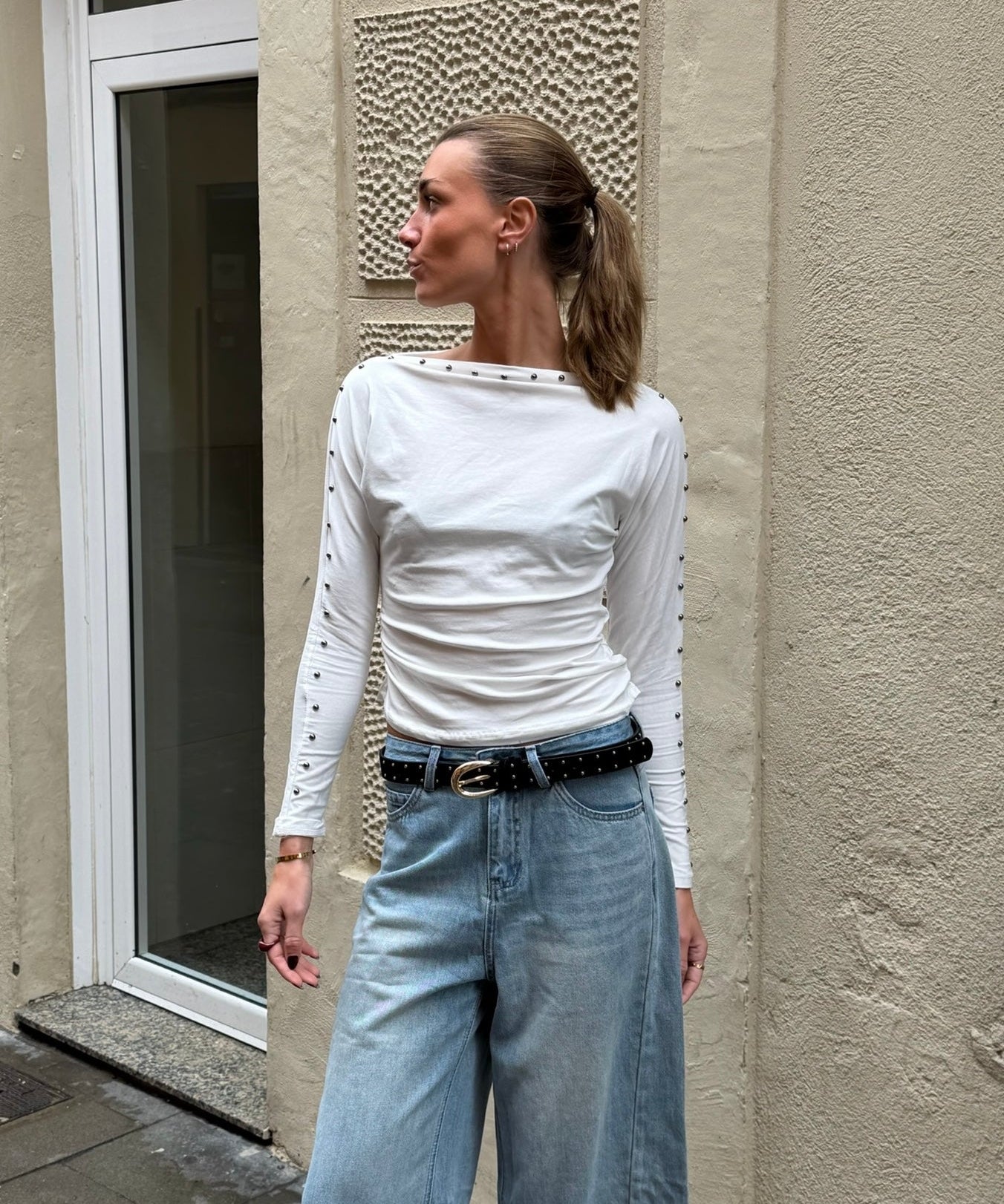 Nova Bluse med Nitter - Hvid - ByStenholt.dk