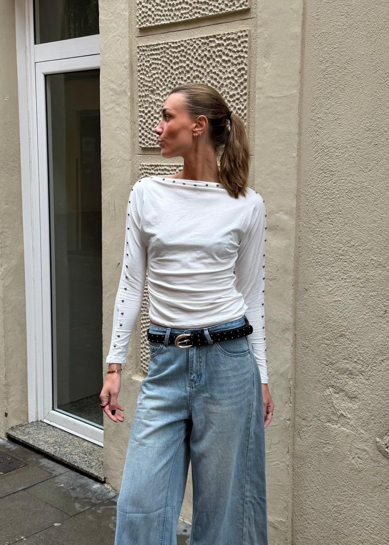 Nova Bluse med Nitter - Hvid - ByStenholt.dk