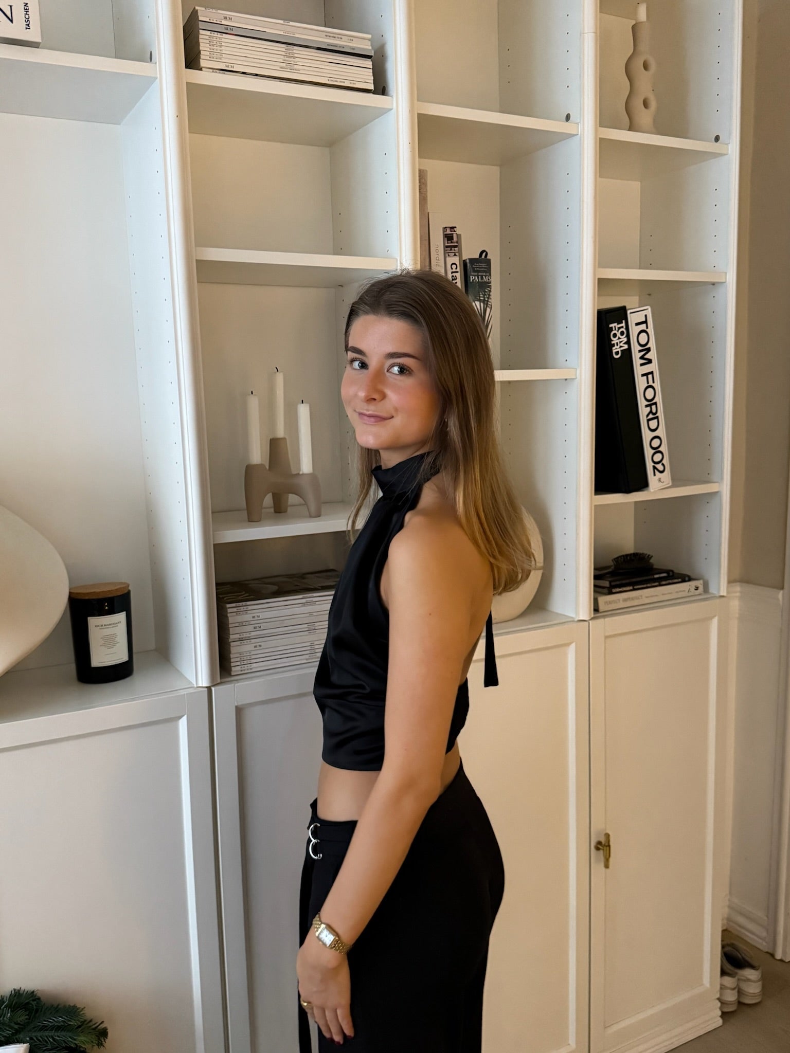 Satin Top med Åben Ryg - Sort - ByStenholt.dk