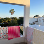 Strandhåndklæde - Stribet Lyserød - ByStenholt.dk